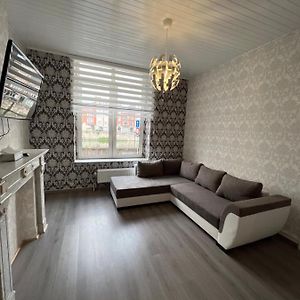 Proche De Tout Lieux Touristiques A Liege